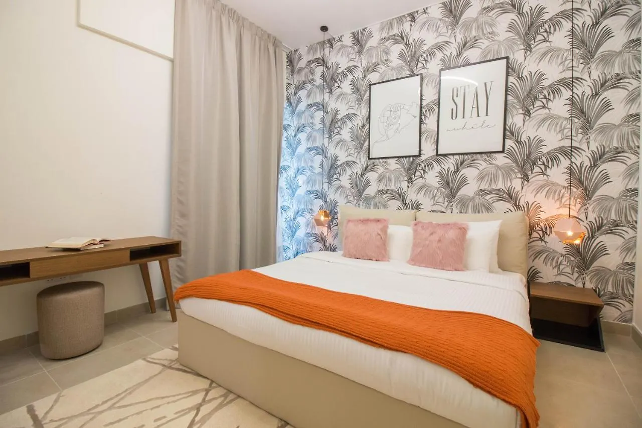 Cozy 1Br Apart With Pool And Gym 10Mins Away By Drive To Dxb Airport Dubai Lägenhet
